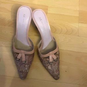 Anne Klein heels 7.5m